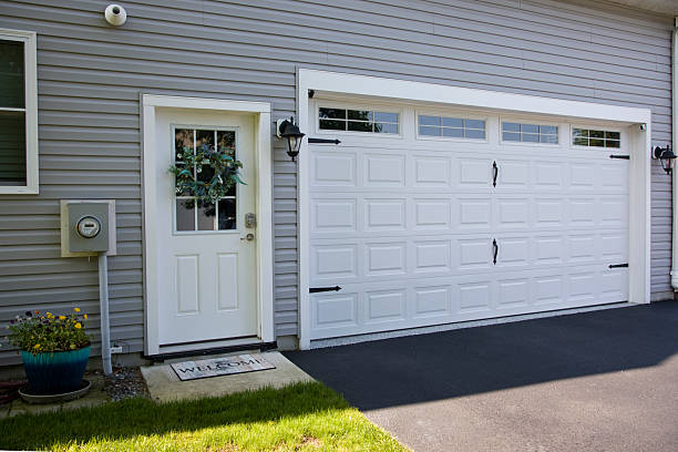 24/7 Emergency Garage Door Panel Replacement experts in Howard City, MI
